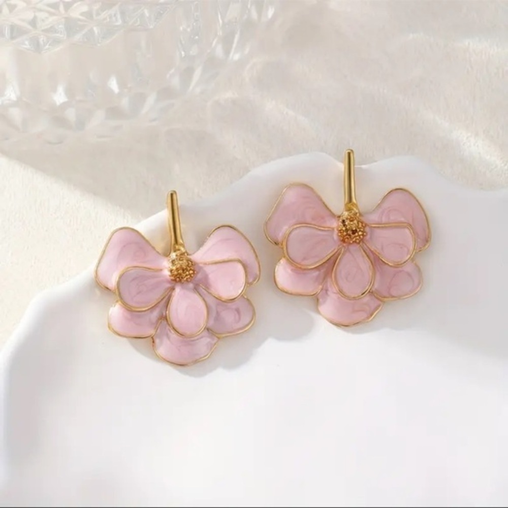 Pink Floral Stud Earrings Gold Tone Resin Flower Coquette Y2K